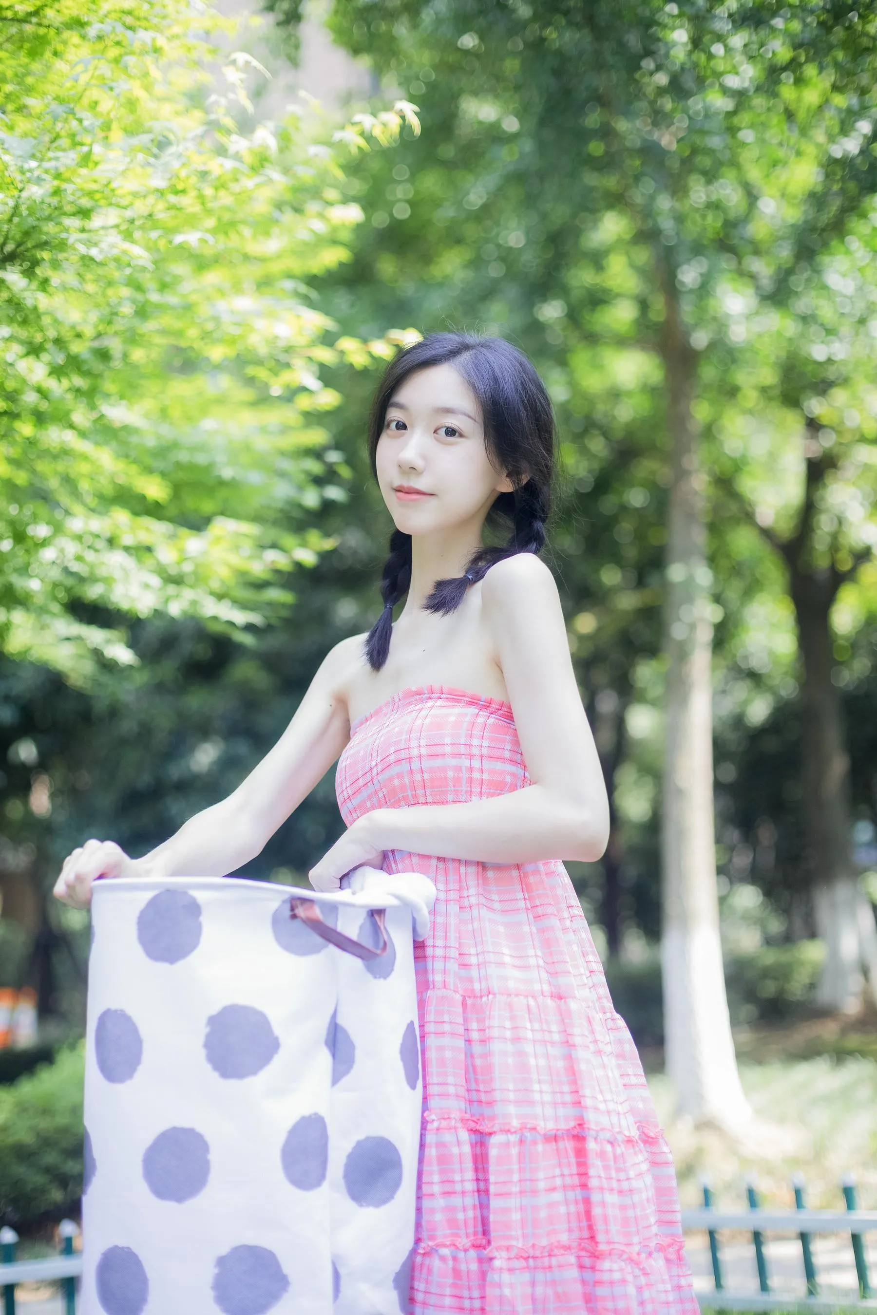 [YITUYU艺图语]2022.07.19 今日天气晴 饲猫少女- [42P]插图1